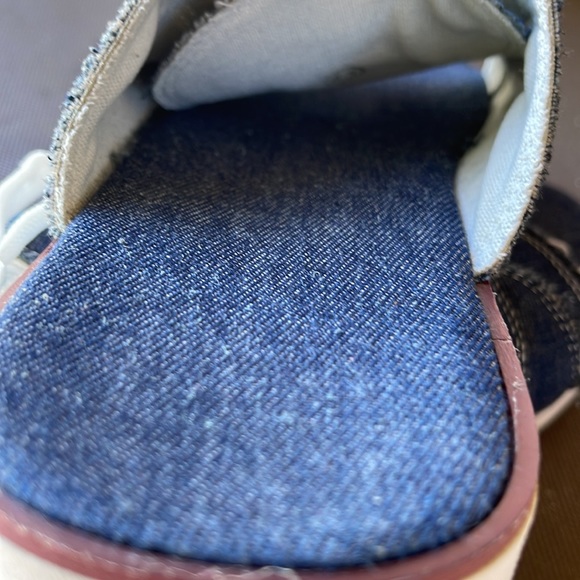 Slip on stresses denim shoe! - Picture 5 of 8